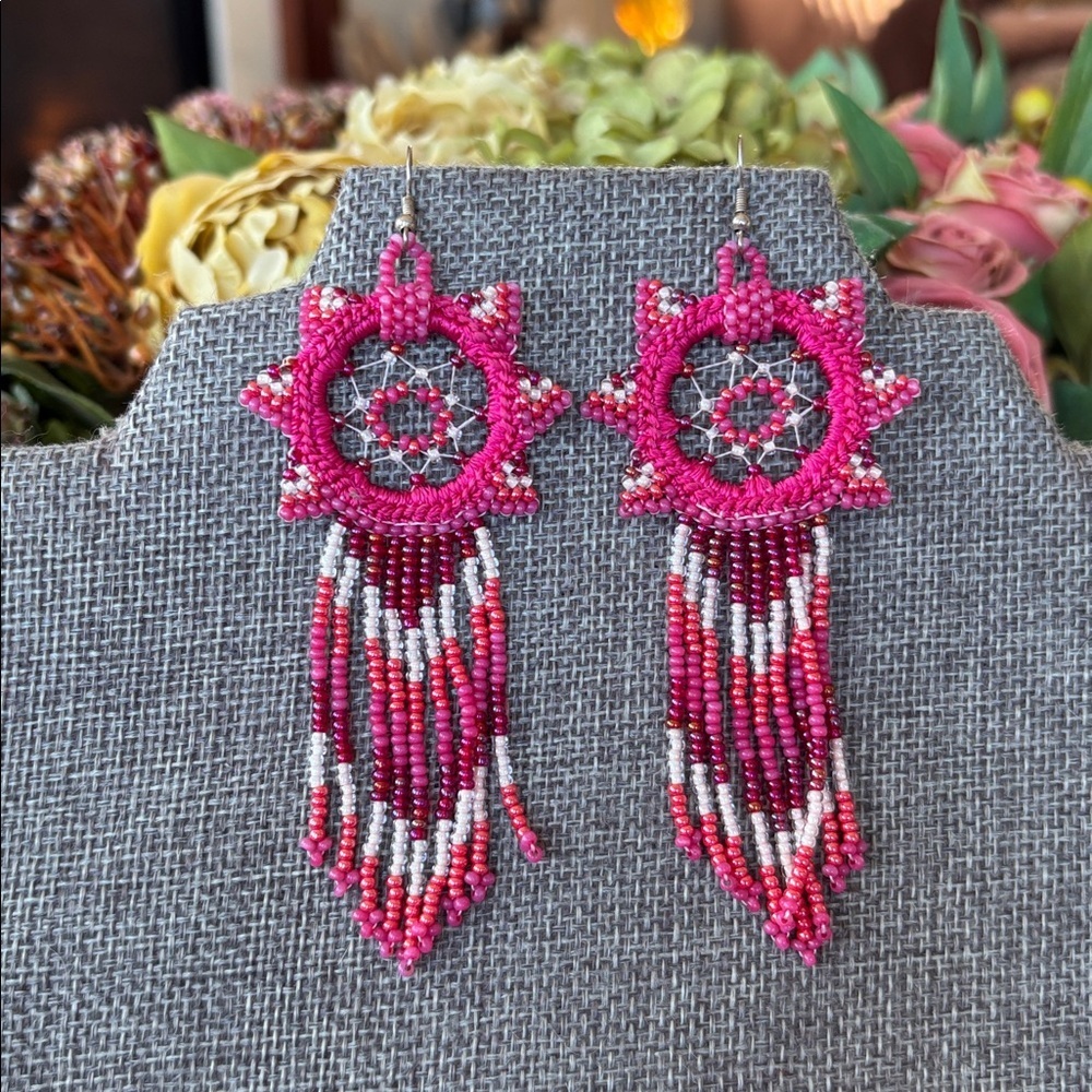 Handmade Native American Seed Bead Dreamcatcher Drop Earrings Pink Red White - Picture 2 of 12